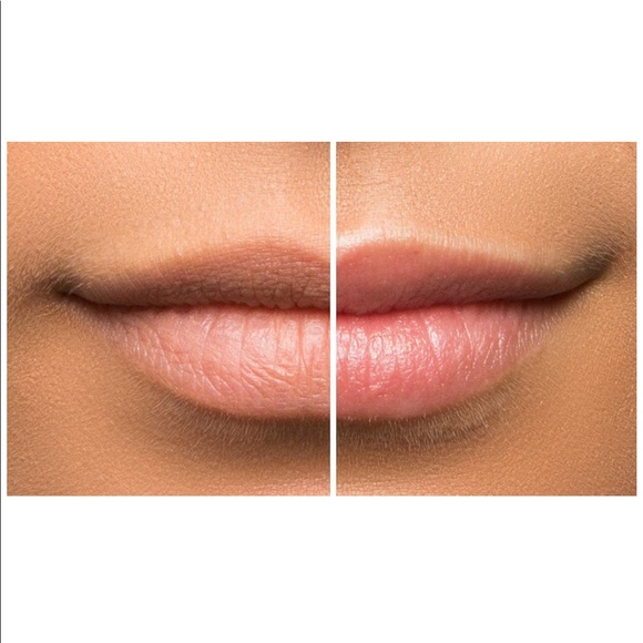 ONLY 2 LEFT!! Sara Happ The Lip Scrub 💋 - Picture 6 of 16